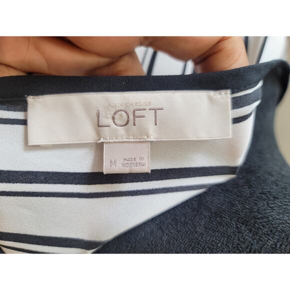 Loft Blouse Women's Size M White Black Striped Long Sleeve Button Cuff Top - Picture 9 of 11